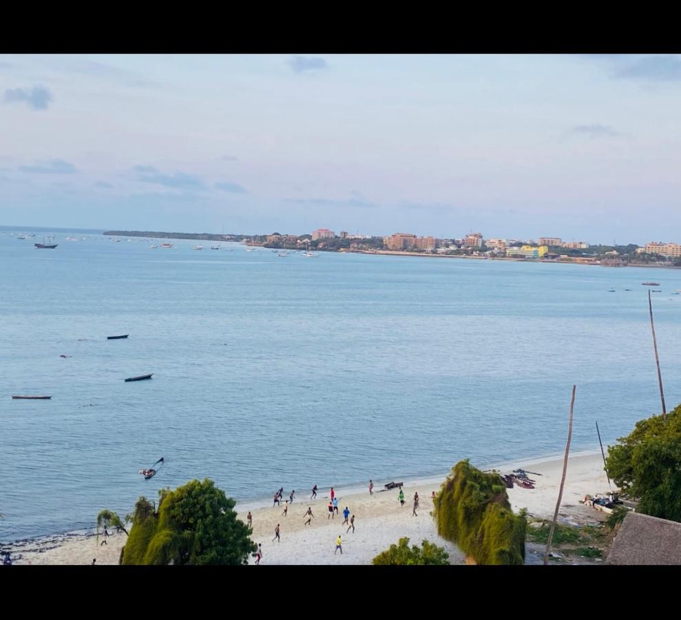 Beachfront M. A.Apartment Дар ес Саалам Екстериор снимка