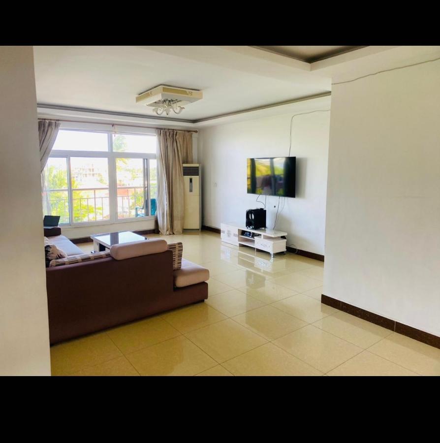 Beachfront M. A.Apartment Дар ес Саалам Екстериор снимка