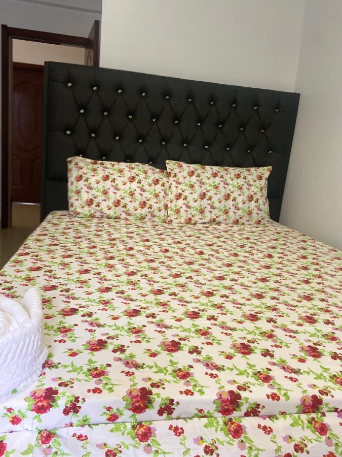 Beachfront M. A.Apartment Дар ес Саалам Екстериор снимка