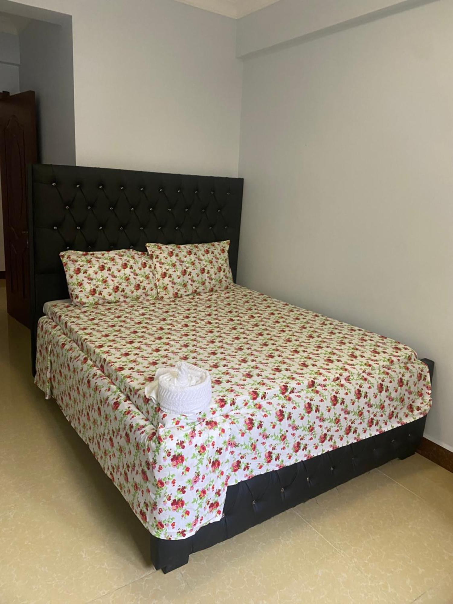 Beachfront M. A.Apartment Дар ес Саалам Екстериор снимка